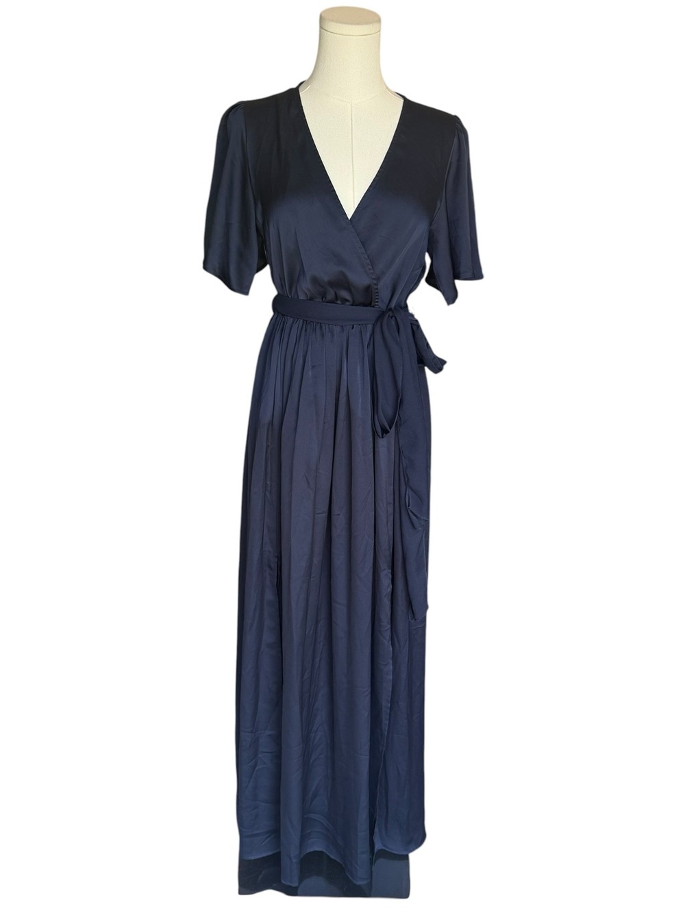Baltic Born - NWT Navy Satin Wrap Maxi Dress Tie Waist Short Sleeve Sz M - Picture 2 of 8